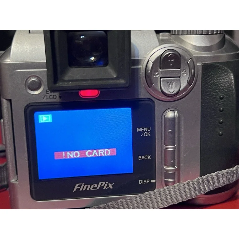 Fuji‎ Finepix 3800 3.2 megapixel Camera Tested and Working!